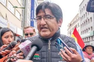 Jesús Vera analiza postularse a Defensor del Pueblo