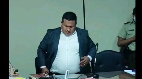 Investigación al juez Primo Flores por liberar a un violador en Santa Cruz