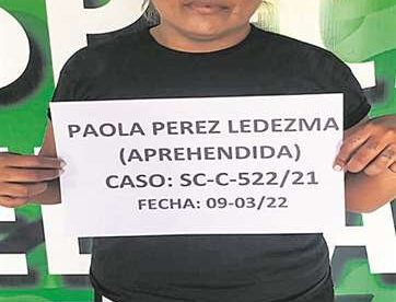 Paola Pérez Ledezma tras entregarse a la Policía