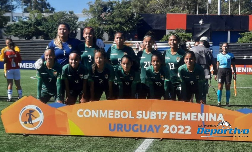 entrenador seleccionado femenino en la búsqueda de un nuevo director técnico
