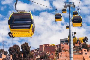 Mi Teleférico reduce déficit en más de 50%