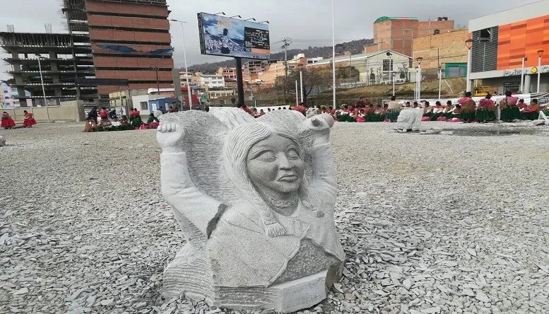 Ministerio de Culturas y escultores recuerdan pago por esculturas