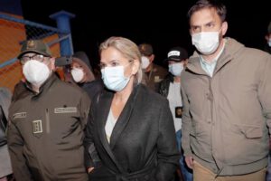 Jeanine Añez junto con el ministro de Gobierno, Eduardo del Castillo en el momento de su aprehensión