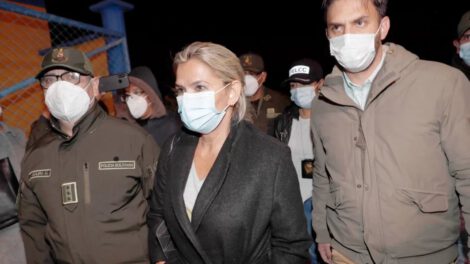 Jeanine Añez junto con el ministro de Gobierno, Eduardo del Castillo en el momento de su aprehensión