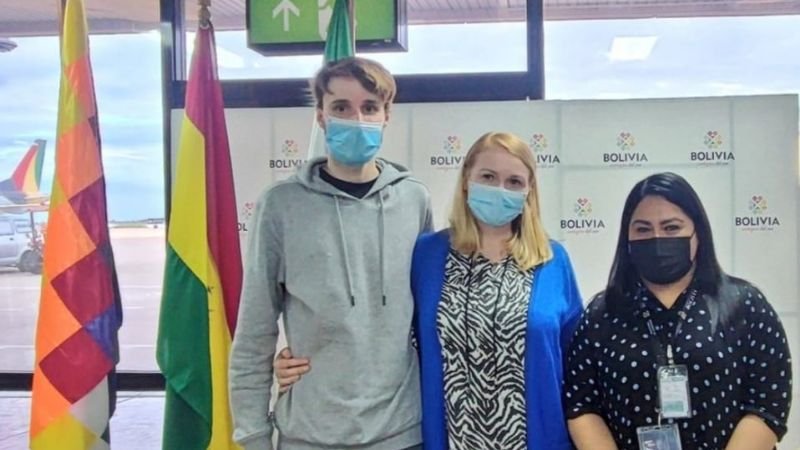 Pareja ucraniana llega a Bolivia tras ser expulsados