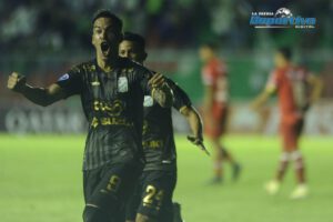 Oriente Petrolero y Royal Pari en la clasificación a la Copa Sudamericana