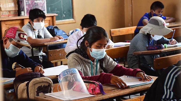 Clases presenciales en Unidades Educativas
