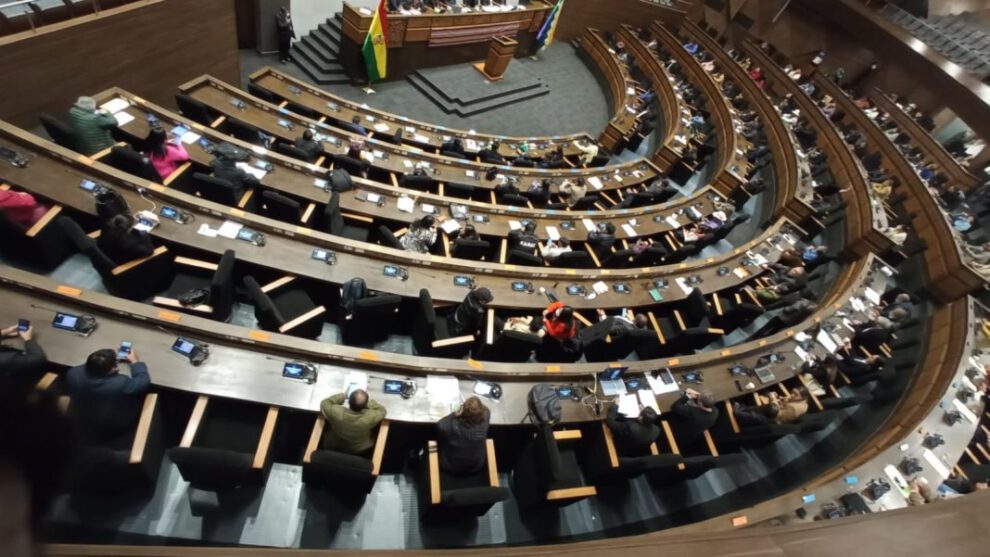 Defensor del Pueblo aprobado por la Asamblea Legislativa