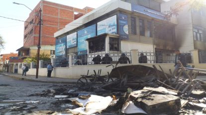 Incendio oficinas Impuestos Nacionales en Tarija
