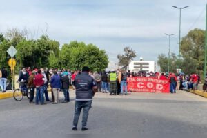 Trabajadores marchan exigiendo mejora y ampliación en servicios de la CNS