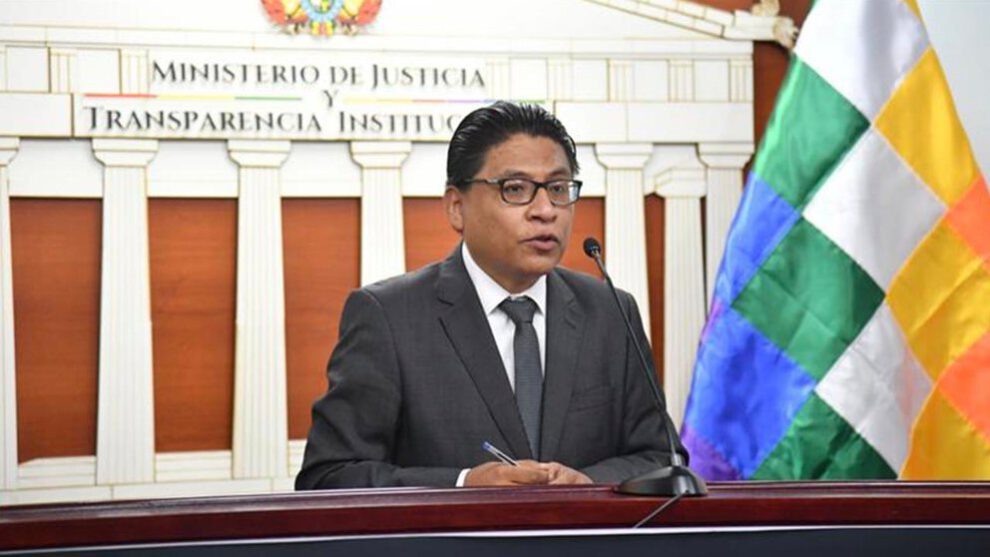 Ministro de Justicia advierte a jueces sobre cumplimiento de sentencias laborales