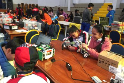 Robótica en Ecuador: Daira Ureña y Ángela De La Barra representarán a Bolivia
