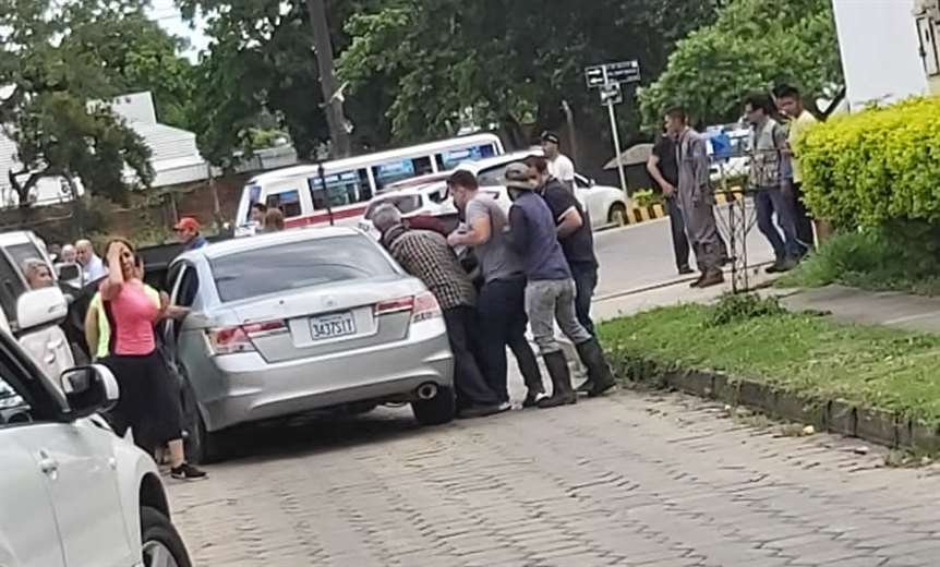 Hombre herido en Santa Cruz tras recibir un disparo en la cabeza