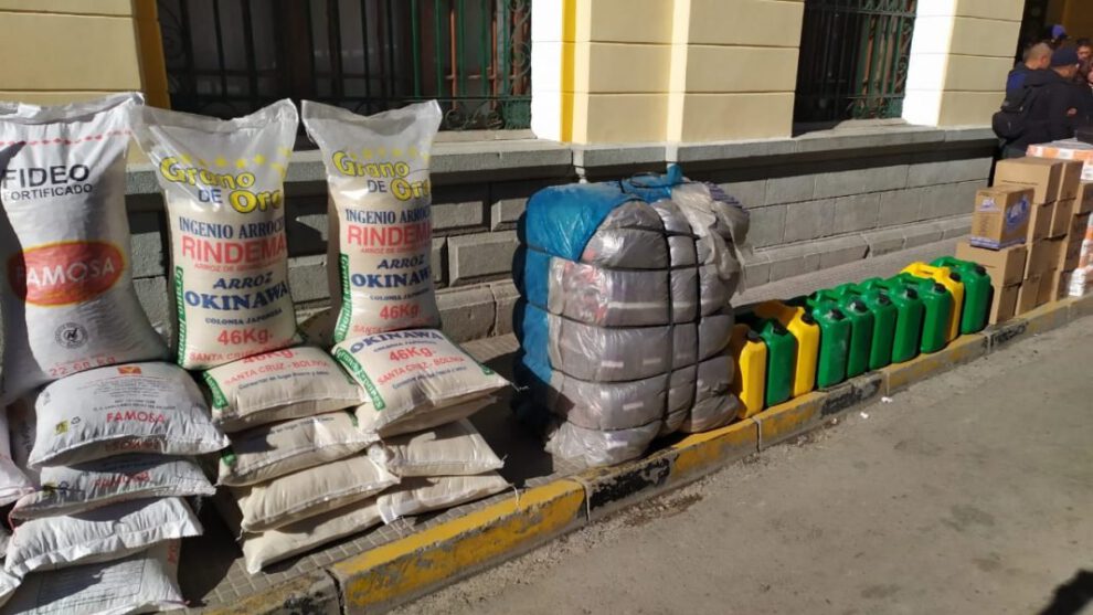 Envío de insumos y agua potable a Tiquipaya