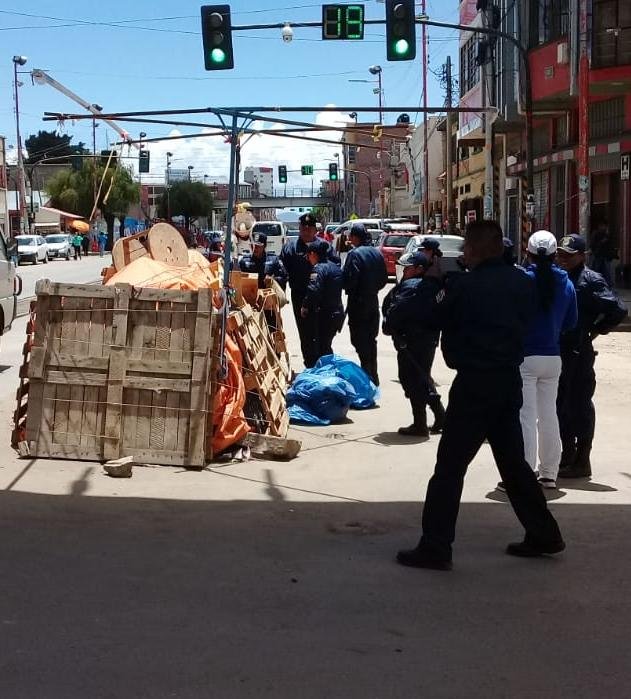 Puestos abandonados en Oruro retirados por la Guardia Municipal