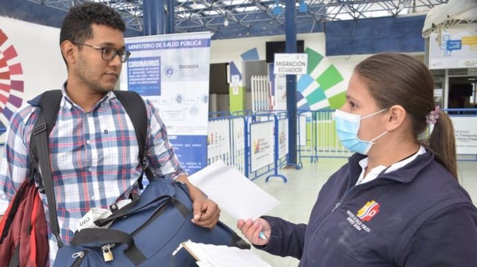 Controles en la frontera entre Colombia y Ecuador sobre el primer caso de coronavirus en Ecuador