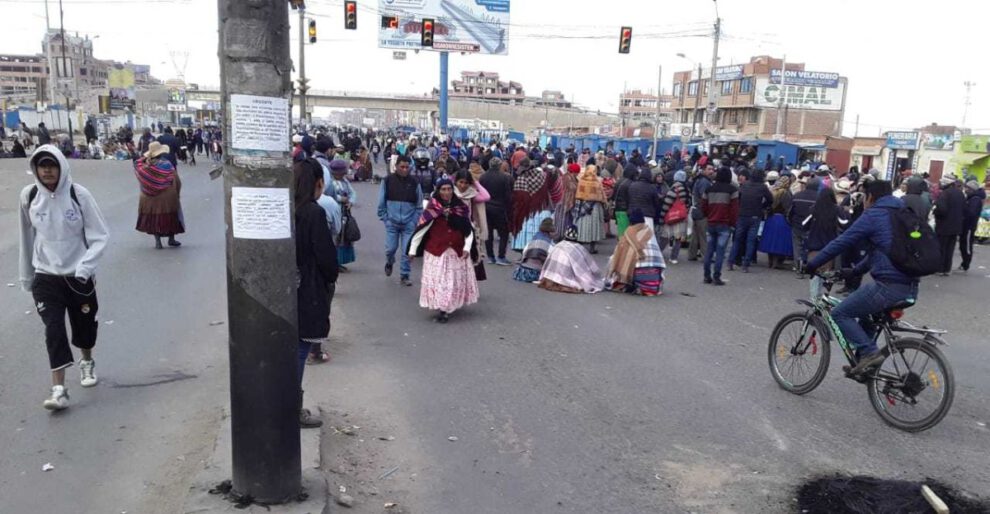 Bloqueo unidades educativas El Alto afecta carretera Oruro – La Paz