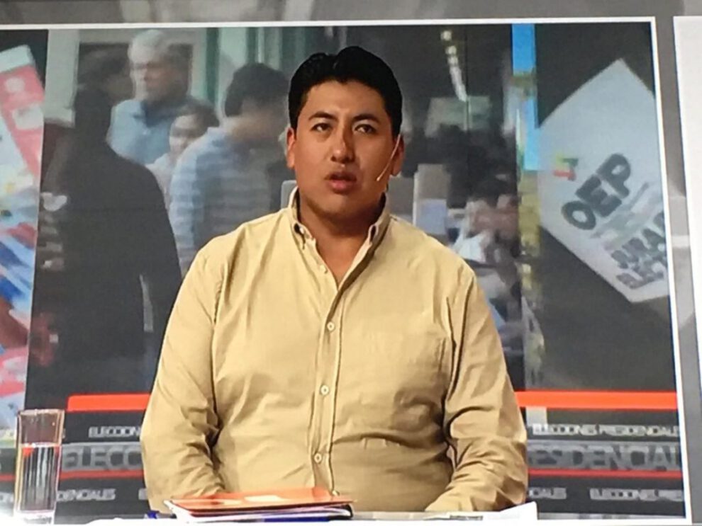 Pumari rechaza militancia en el MAS en debate electoral