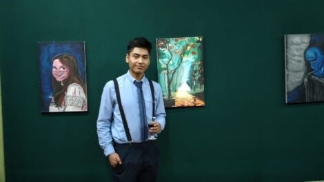 Exposición de arte de Bill Douglas en la Casa de la Cultura