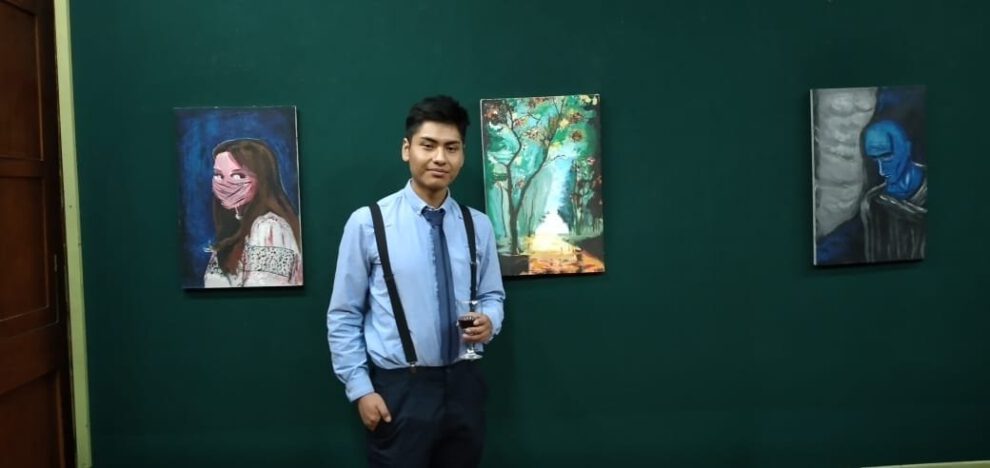 Exposición de arte de Bill Douglas en la Casa de la Cultura