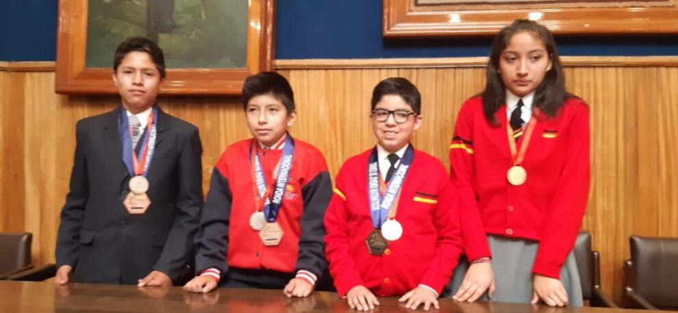 Estudiantes de Oruro obtuvieron medallas en el Torneo Internacional de Jóvenes Matemáticos