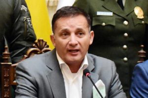 Censura al ministro de Defensa Luis Fernando López