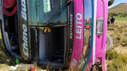 Bus que llegó a Oruro volcó dejando varios heridos