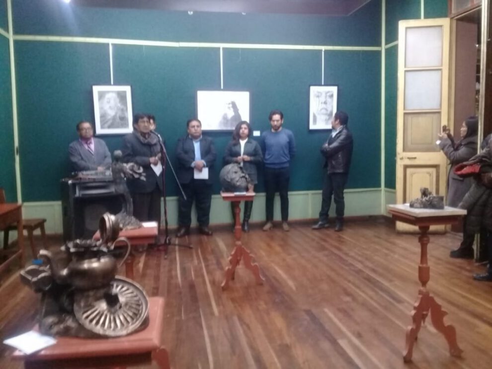 Exposición artística en la Casa de la Cultura Simón I. Patiño