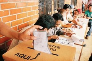 Contratación de notarios para las elecciones generales del 3 de mayo