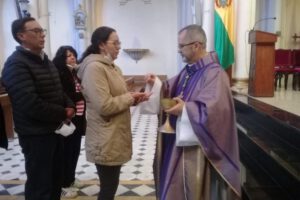 Monseñor Cristóbal Bialasik invita a feligreses a acogerse en su fe