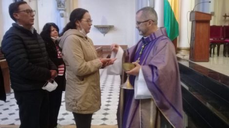 Monseñor Cristóbal Bialasik invita a feligreses a acogerse en su fe
