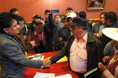 Acuerdo entre gremiales y alcalde en Oruro