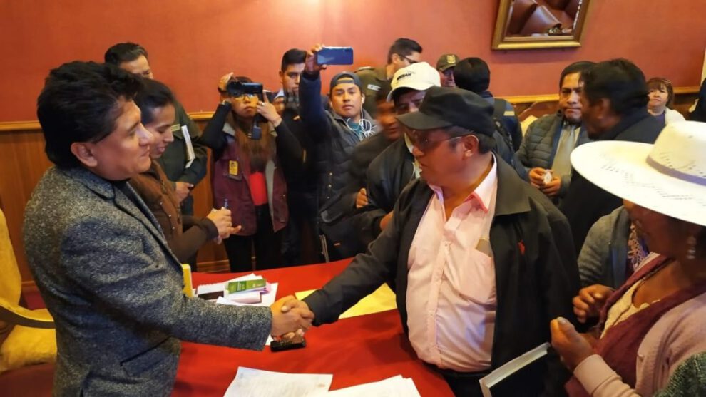 Acuerdo entre gremiales y alcalde en Oruro