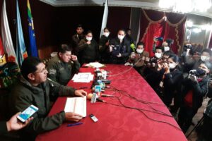 Cuarentena en Oruro y agresión a policía