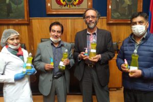 Iniciativa orureña en contra del virus: Alcohol en gel elaborado por docentes de la UTO