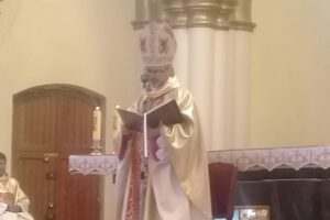 Obispo Bialasik asegura que los templos no se cerrarán en Oruro