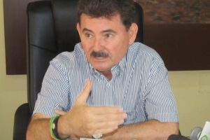 donación sueldo alcalde Trinidad para ayudar a personas de escasos recursos