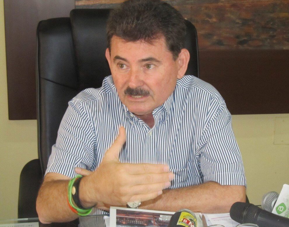 donación sueldo alcalde Trinidad para ayudar a personas de escasos recursos