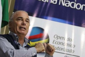 Aduana Nacional garantiza importación de insumos médicos y productos de la canasta familiar