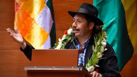 Renuncia gobernador Chuquisaca Esteban Urquizu para salir de la cárcel