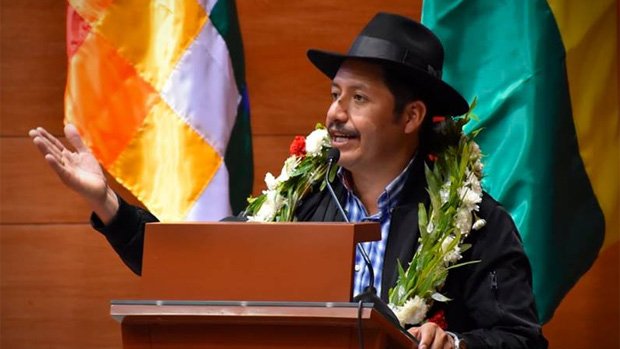 Renuncia gobernador Chuquisaca Esteban Urquizu para salir de la cárcel