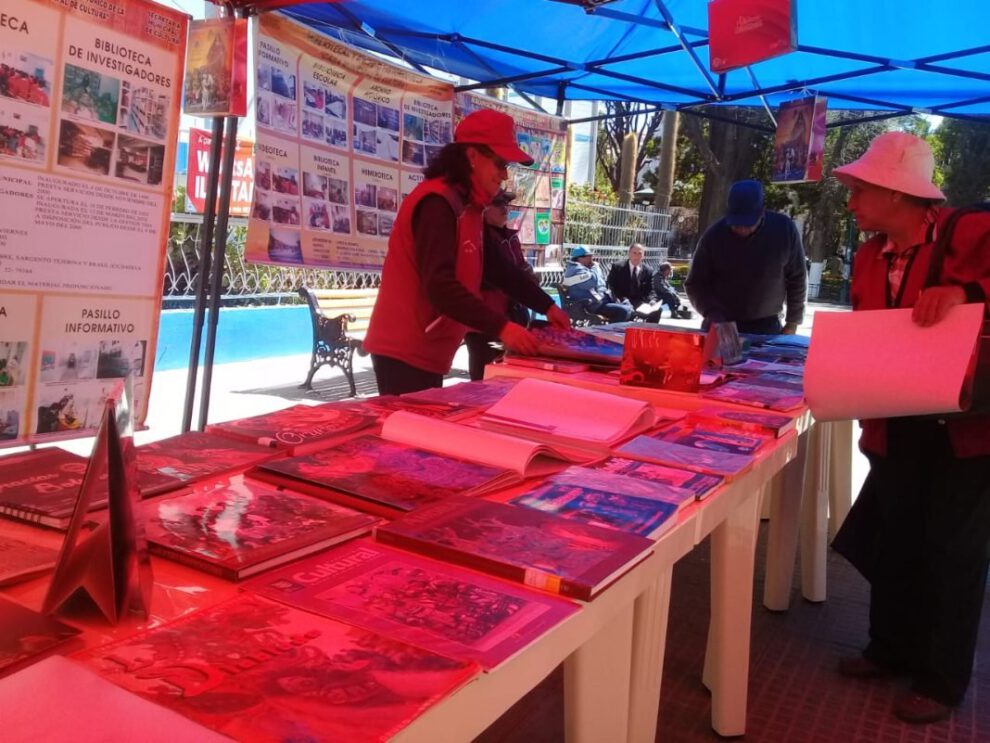 Exposición diversa conmemora el Día Mundial del Folklore