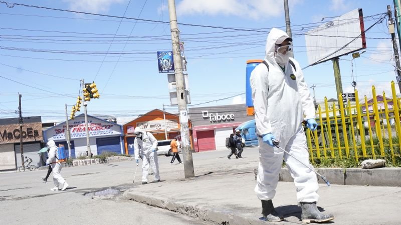 Fumigación en algunos sectores de El Alto por coronavirus