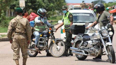 Control policial y militar para evitar la propagación del covid-19 en Santa Cruz