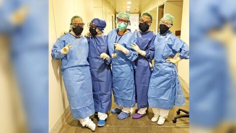 Enfermera boliviana narra la impotencia que siente al atender a pacientes con coronavirus