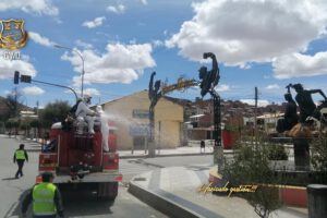 Fumigación en Oruro para prevenir casos de Covid-19