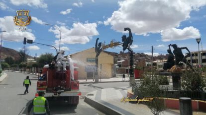 Fumigación en Oruro para prevenir casos de Covid-19