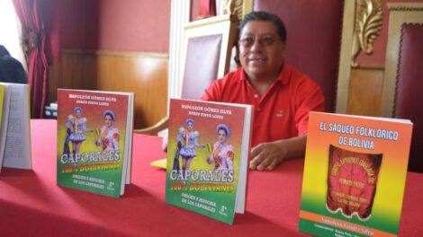 Presentación del libro Caporales 100% boliviano por Napoleón Gómez