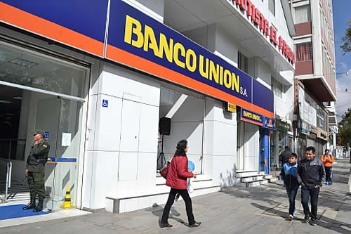Banco Unión amplía horario de atención para personas de la tercera edad