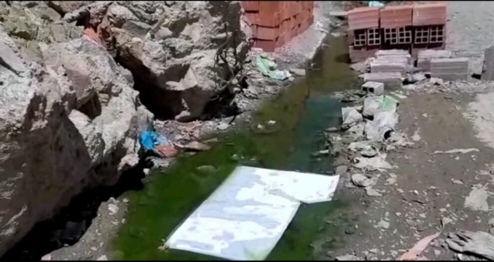 Sistema de alcantarillado en la zona Sur con aguas estancadas